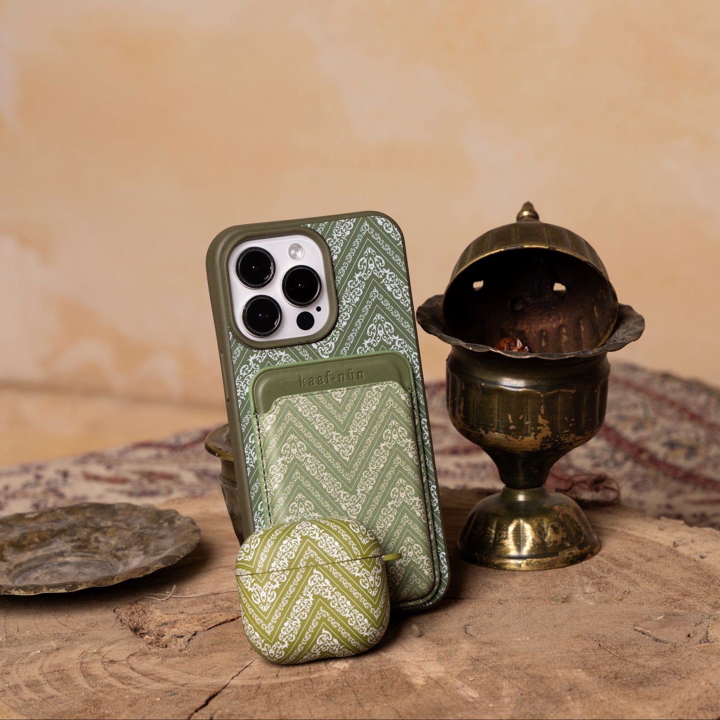 Madinah Kiswa Airpods Case Cover