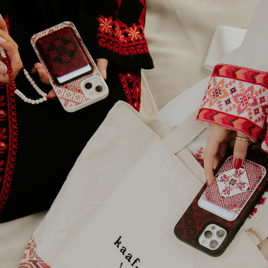 Black Tatreez MagSafe Card Holder