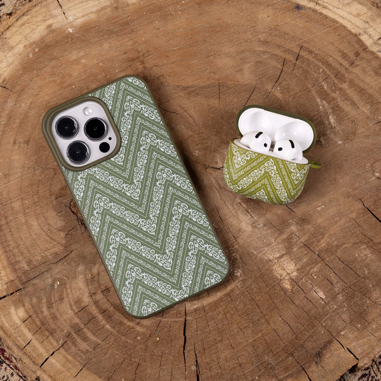 Madinah Kiswa MagSafe iPhone Case